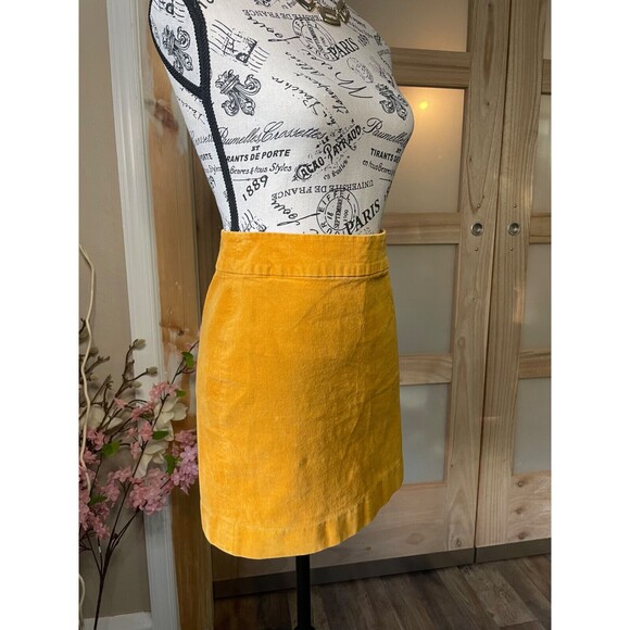 Banana Republic Women's Mini Skirt Size 2 Corduroy Yellow Y2K - Picture 6 of 8
